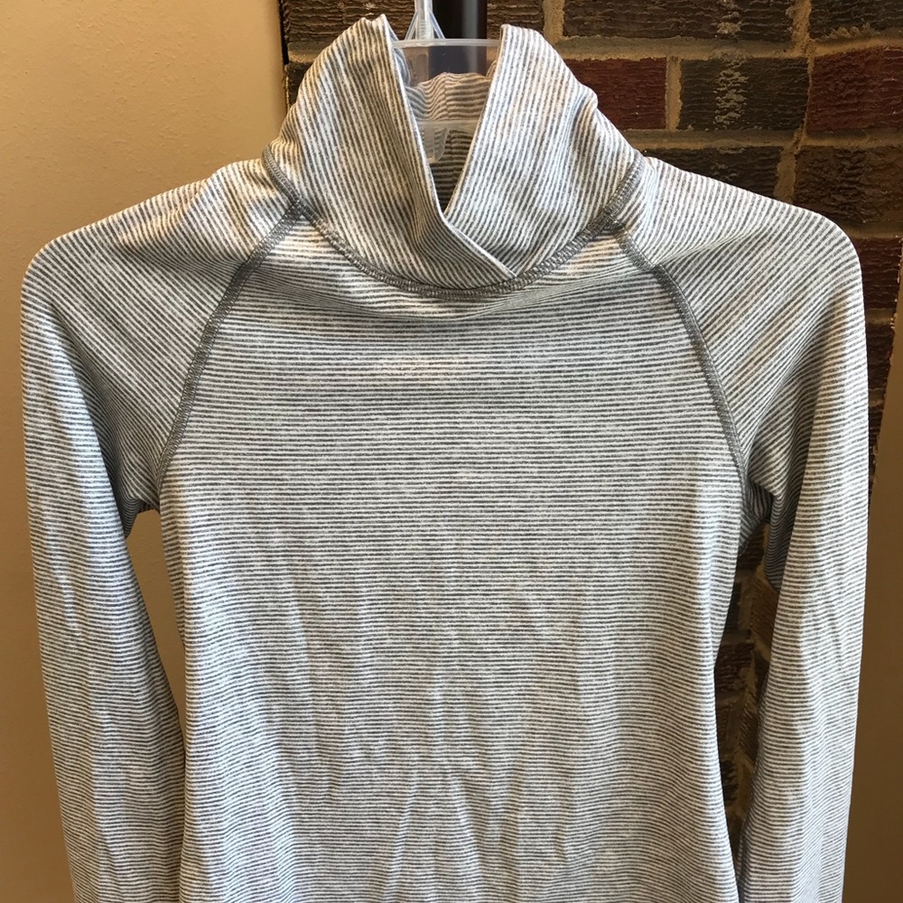 Lululemon Warm Your Core LS Tee sz 4